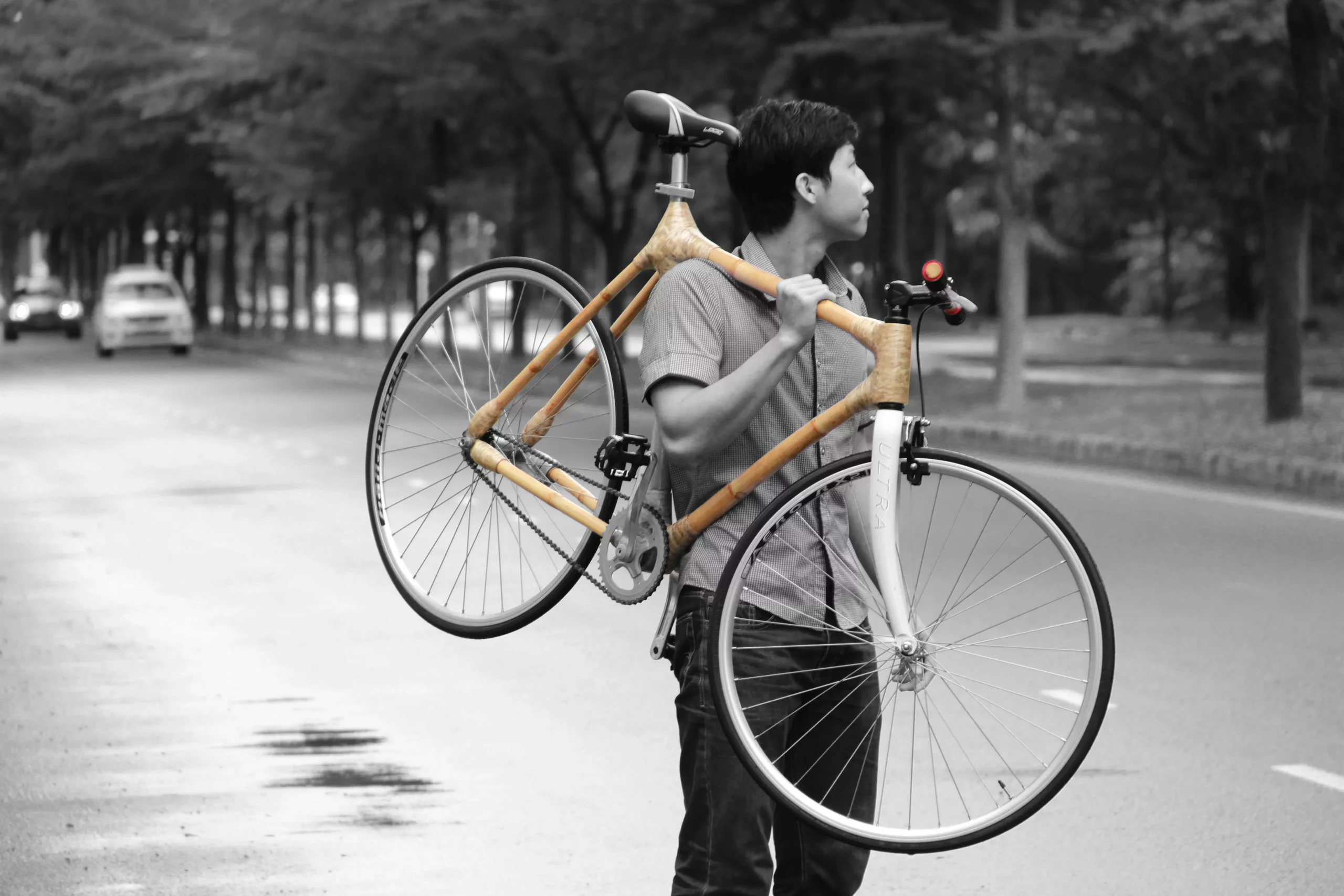 Des vélos en bambou qui contribuent à l’amélioration du niveau de vie de nombreuses familles en Indochine.